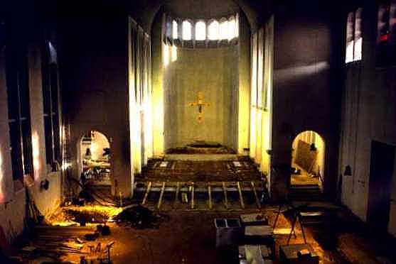 Blick in das innere der Propsteikirche 1997 mit Chor und Schnitt St.5